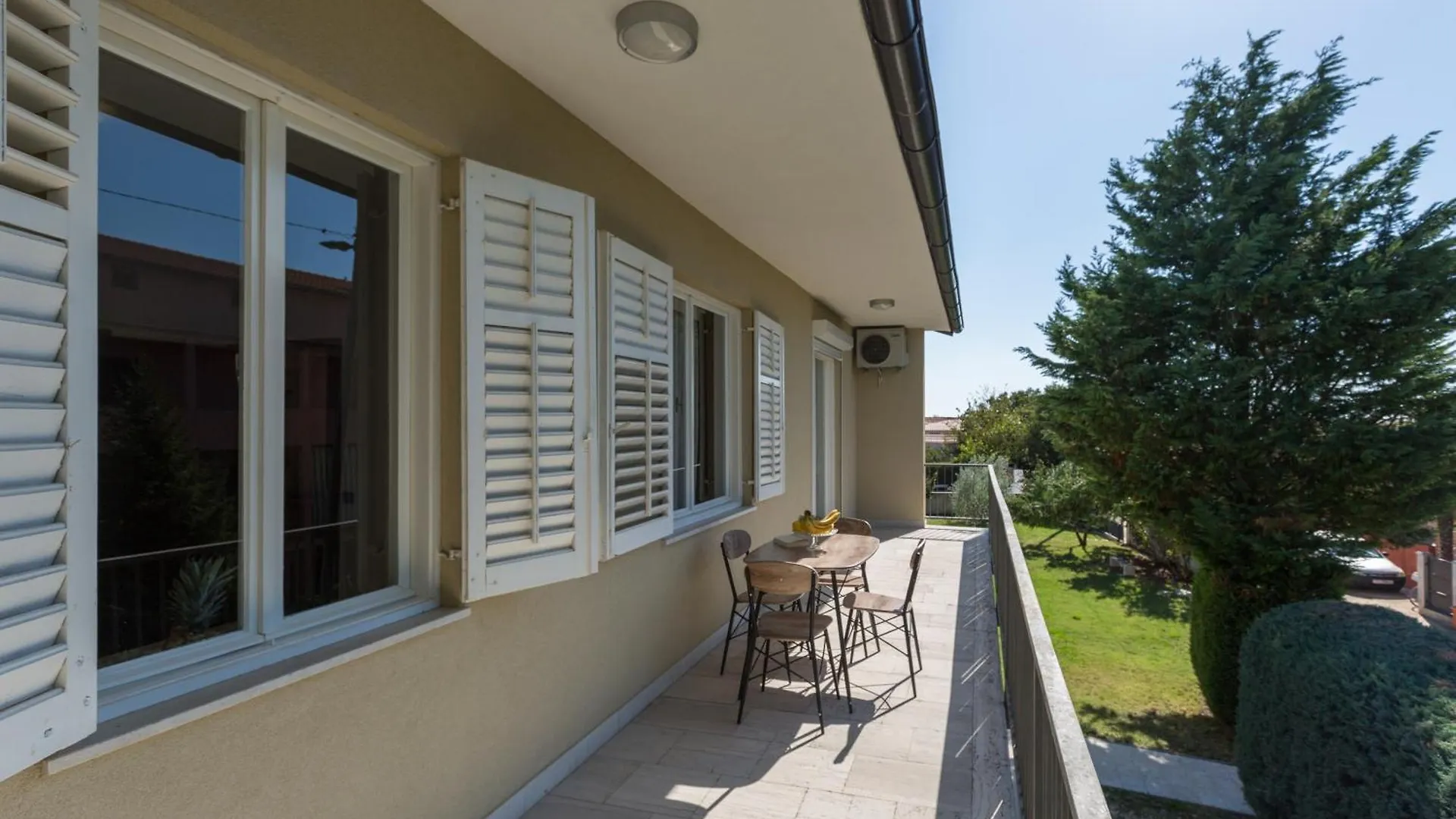 Villa Mario Cabrunici 0*,  Croatia